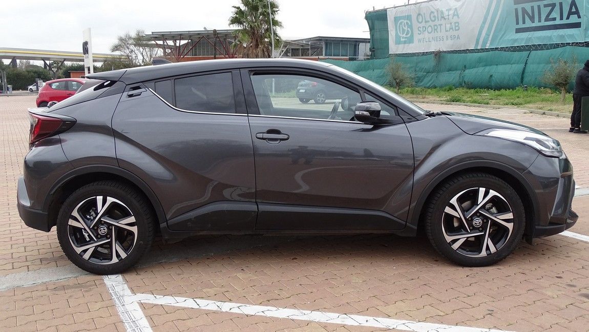 Toyota C-HR 2.0 Hybrid E-CVT Trend