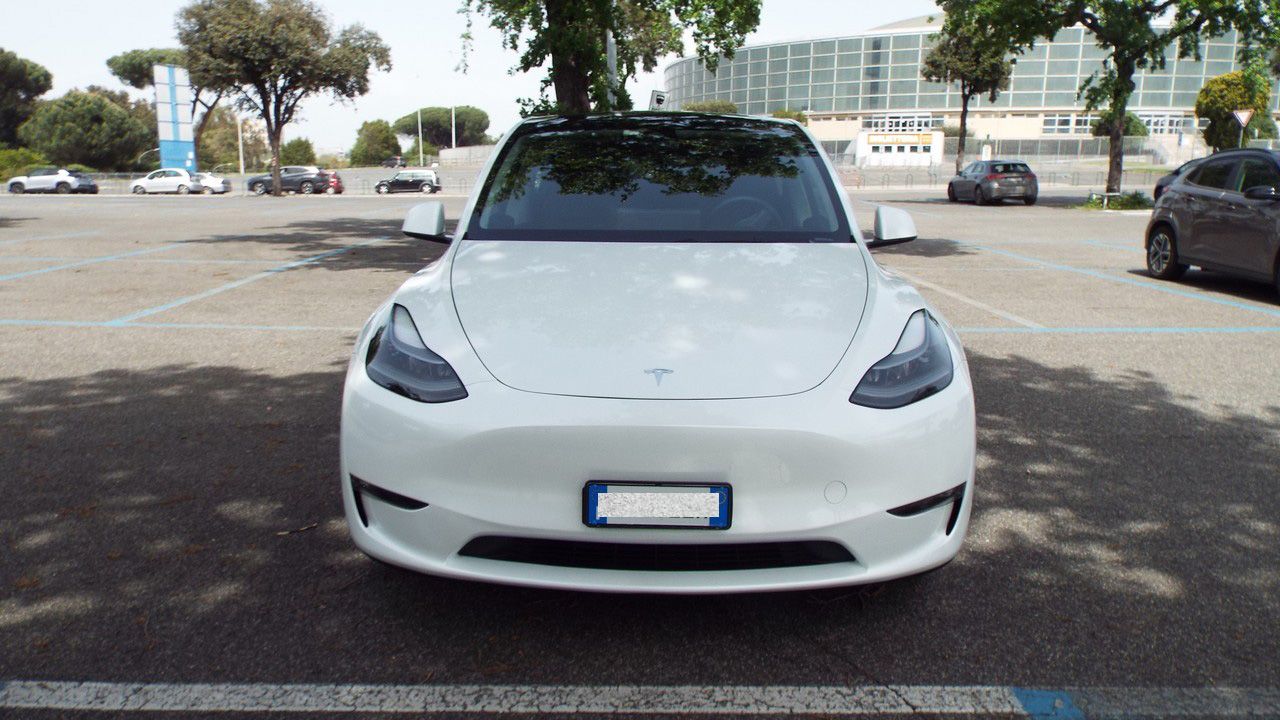 Tesla Model Y Long Range AWD