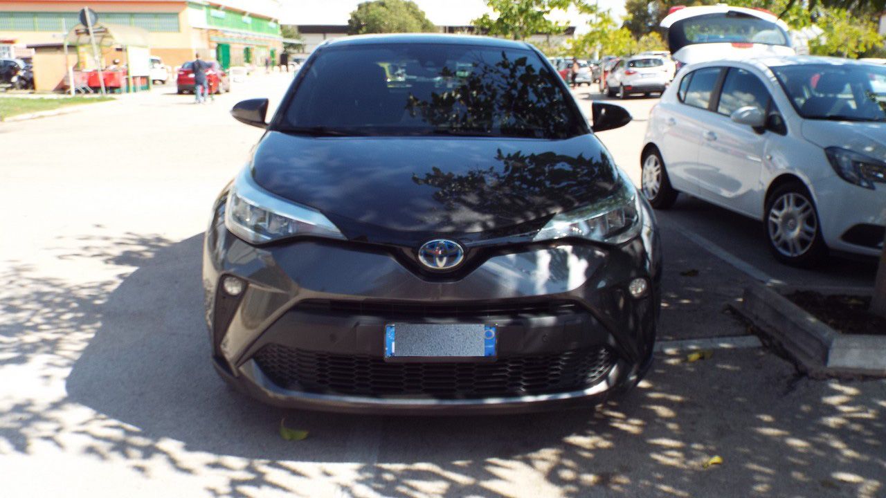 Toyota C-HR 2.0 Hybrid E-CVT Trend More business