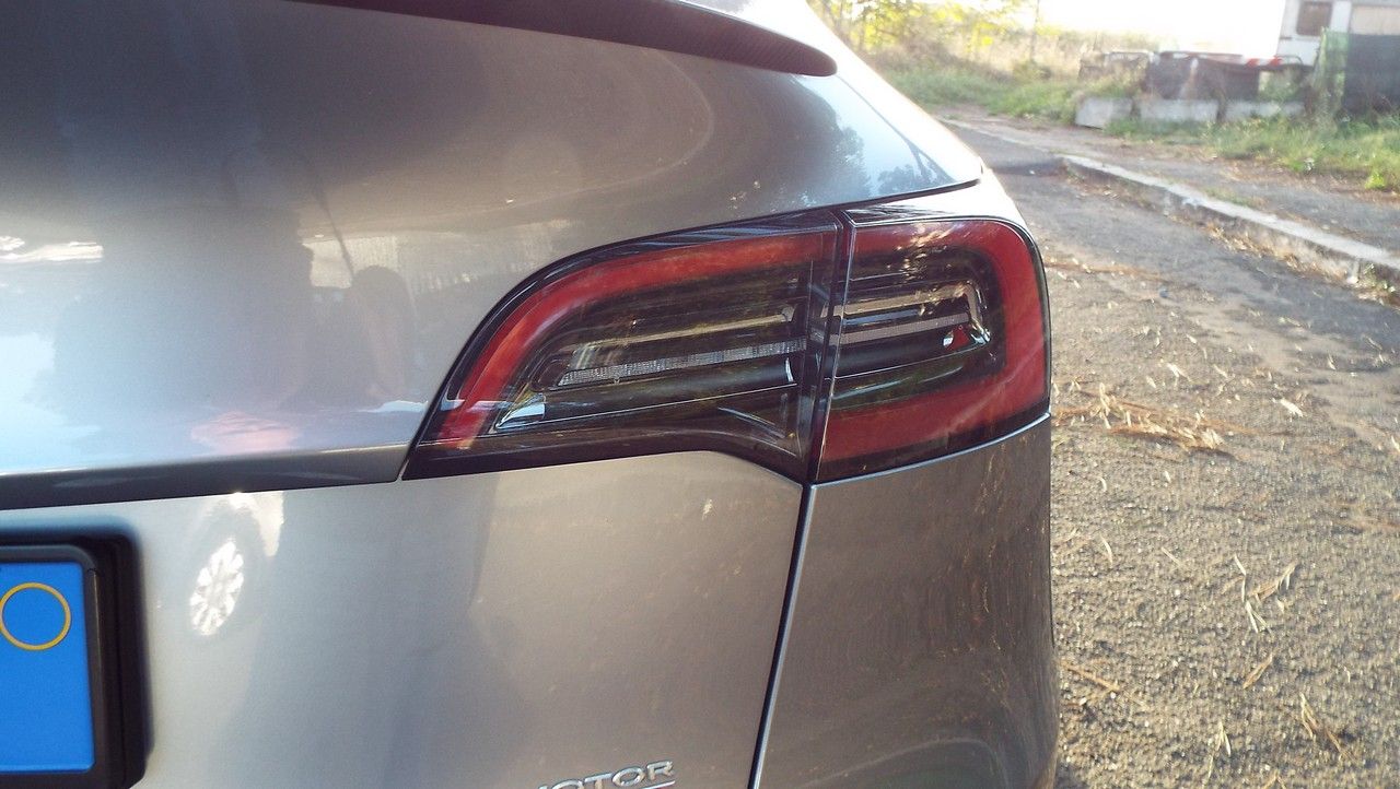 Tesla Model Y  Performance dual motor Awd