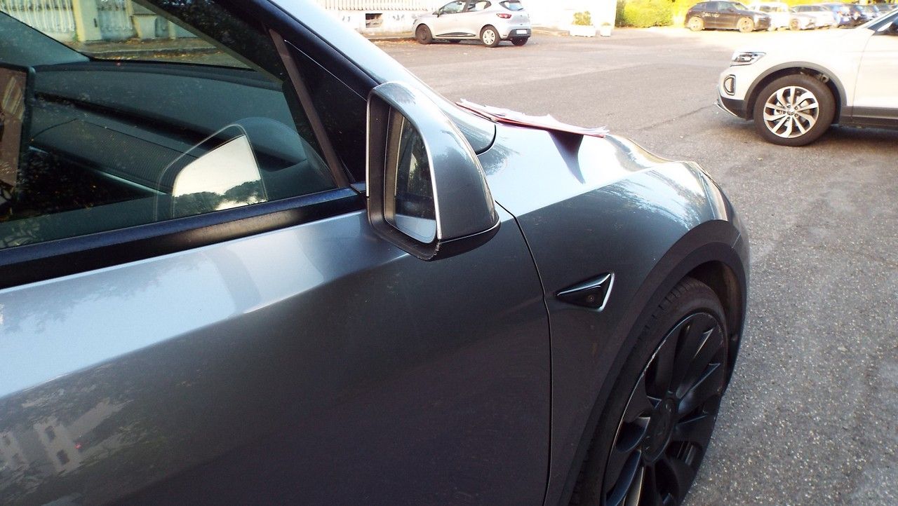 Tesla Model Y  Performance dual motor Awd