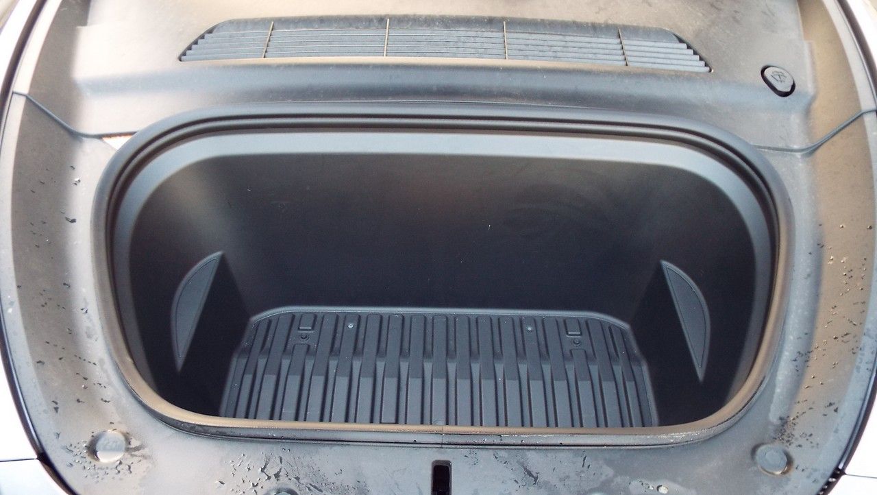 Tesla Model Y  Performance dual motor Awd