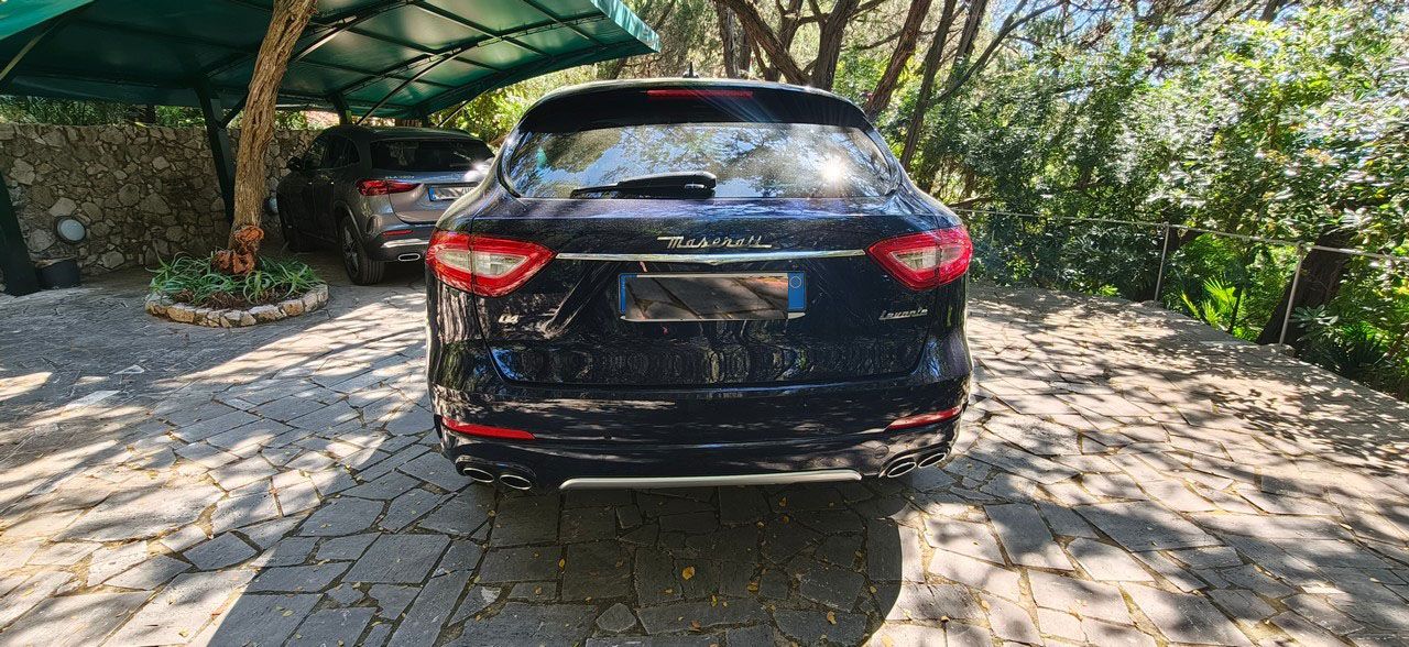 Maserati Levante V6 350 CV AWD Granlusso