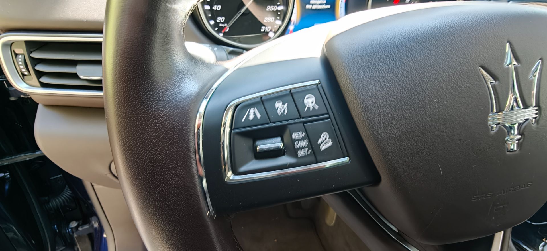 Maserati Levante V6 350 CV AWD Granlusso