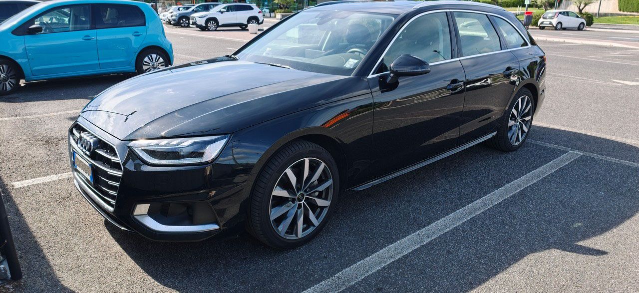 Audi A4 40 TDI Quattro S Tronic Bus.