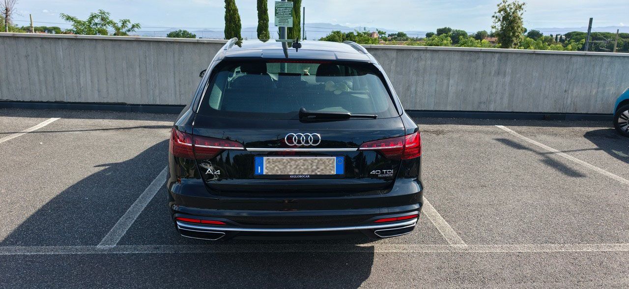Audi A4 40 TDI Quattro S Tronic Bus.