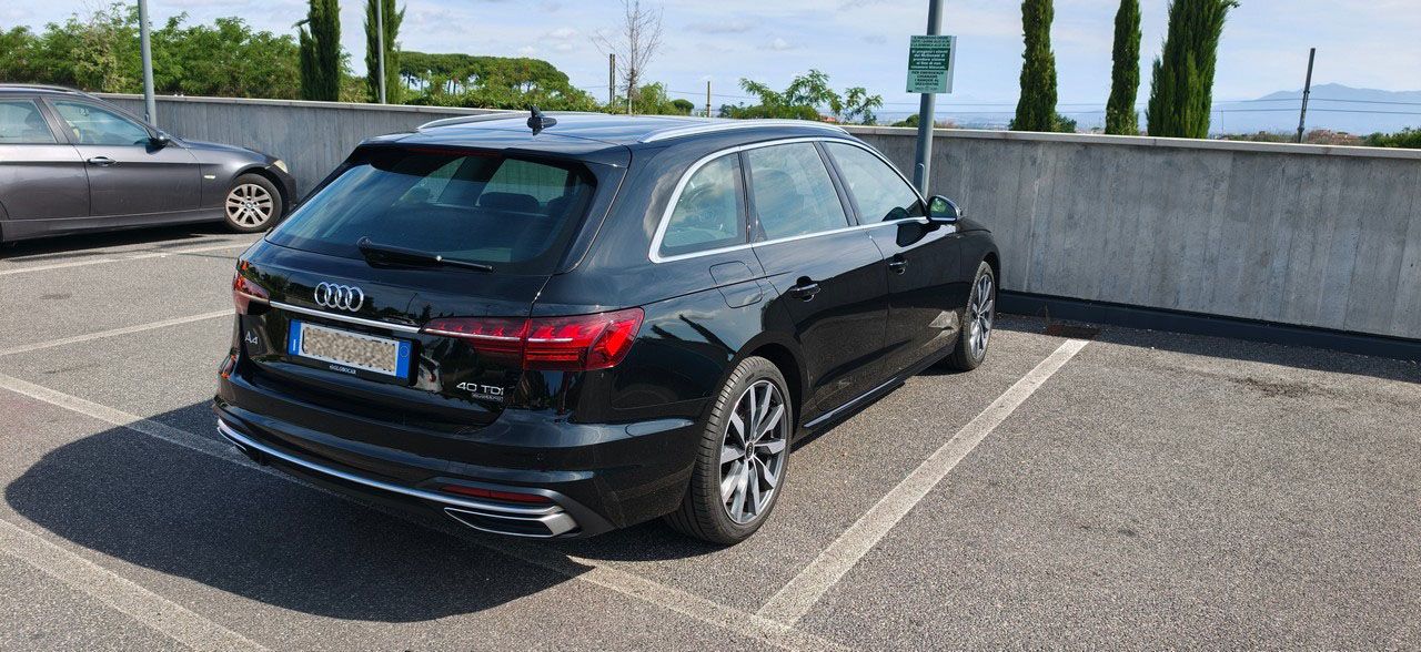 Audi A4 40 TDI Quattro S Tronic Bus.