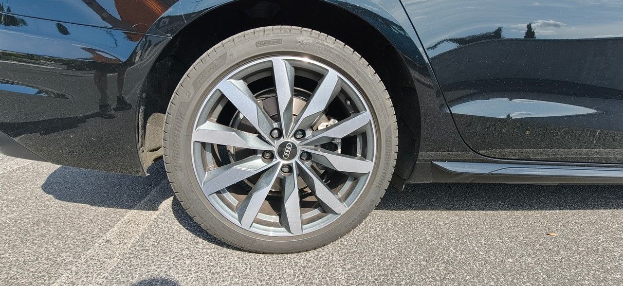 Audi A4 40 TDI Quattro S Tronic Bus.