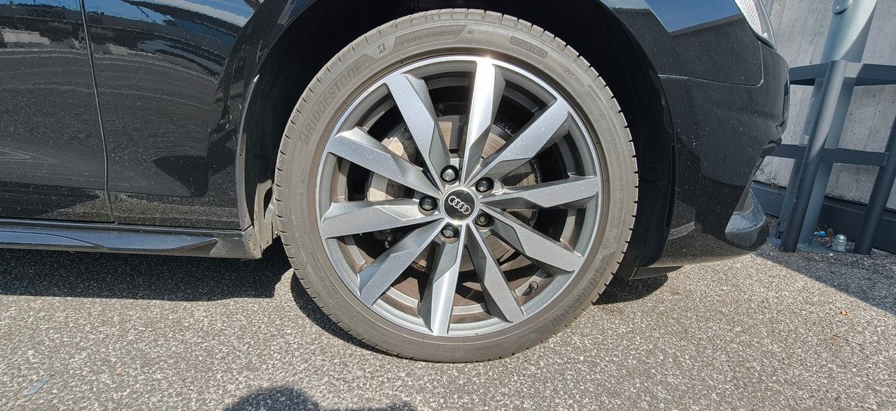 Audi A4 40 TDI Quattro S Tronic Bus.