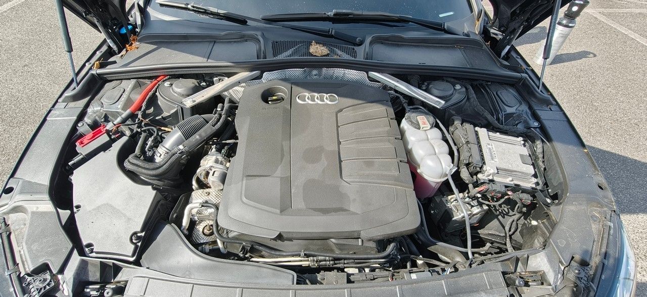 Audi A4 40 TDI Quattro S Tronic Bus.