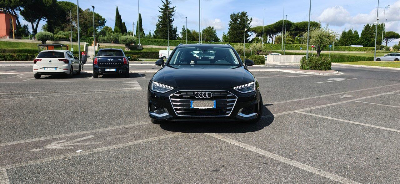 Audi A4 40 TDI Quattro S Tronic Bus.