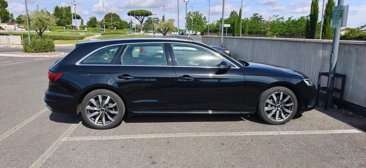 Audi A4 40 TDI Quattro S Tronic Bus.