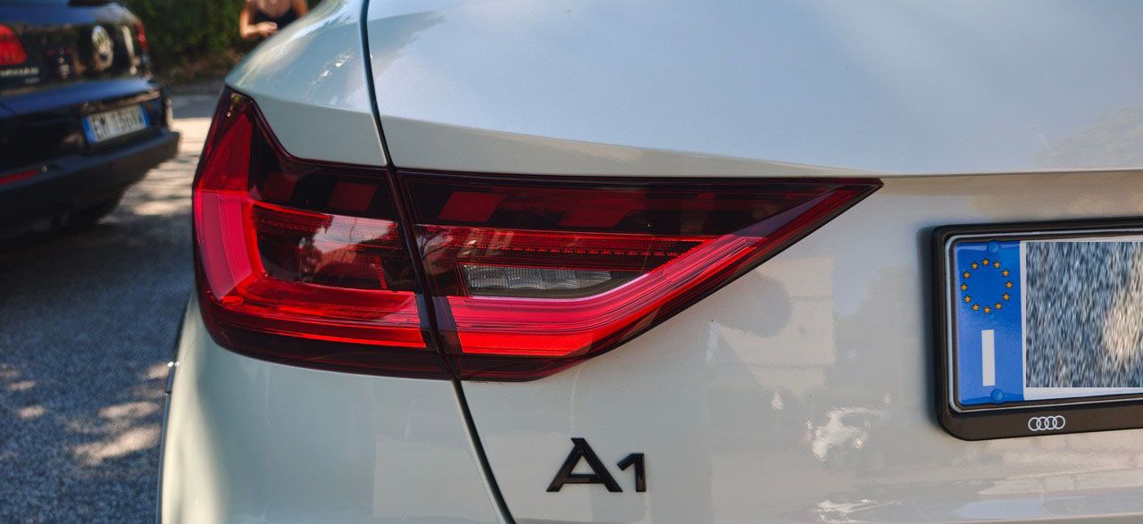 Audi A1  allstreet 30 1.0 tfsi Identity Contrast 116cv s tronic