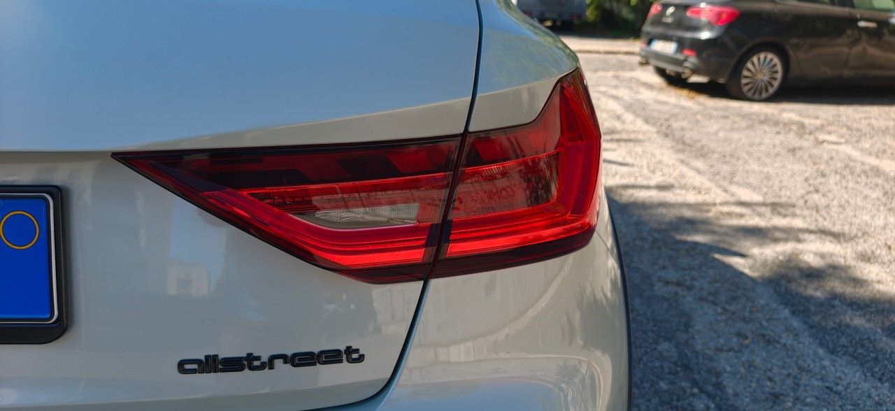 Audi A1  allstreet 30 1.0 tfsi Identity Contrast 116cv s tronic